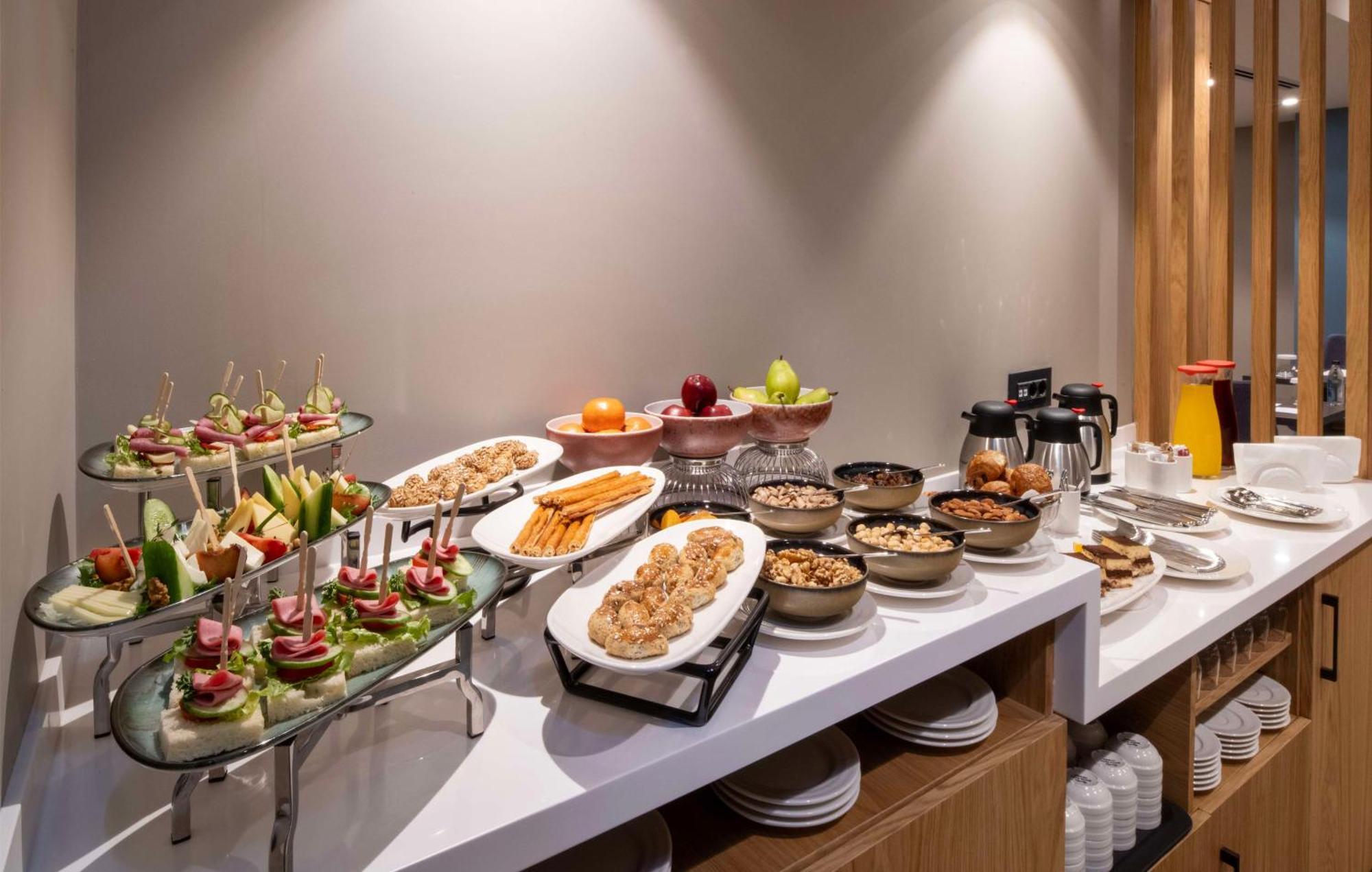 Hampton By Hilton Istanbul Sirkeci Hotel ภายนอก รูปภาพ